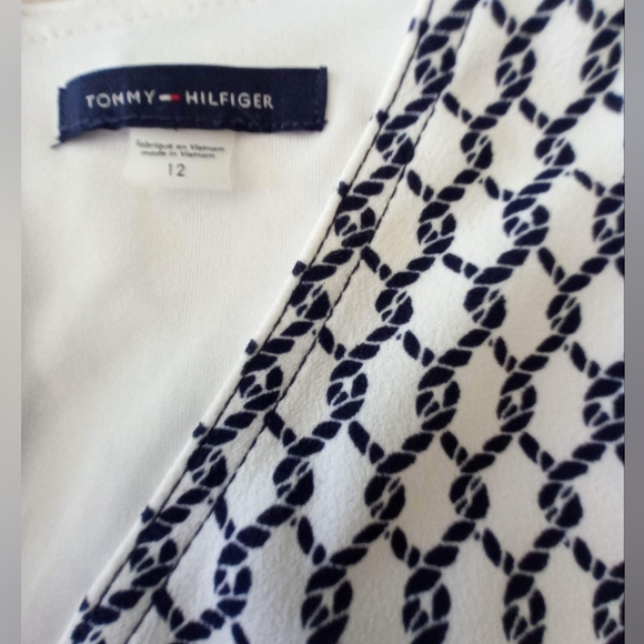 TOMMY HILFIGER Belted V-Neck Dress - Picture 6 of 6